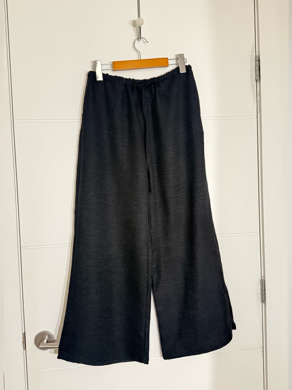 Women's Black Wide-Leg Drawstring Pants - Picture 3 of 3
